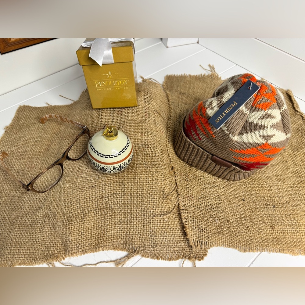 Pendleton Bundle Stocking Beanie Hat Glasses & Or… - image 1